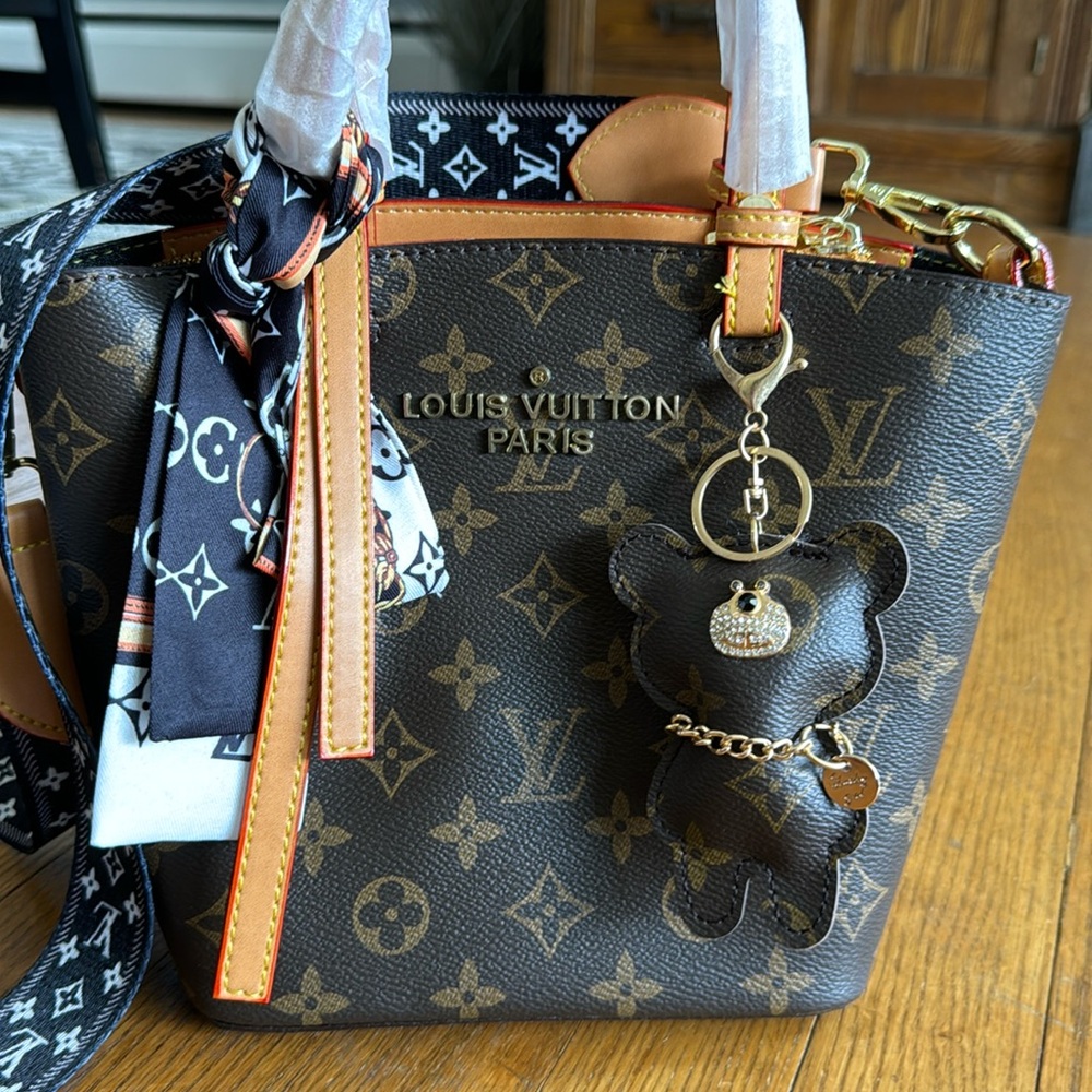 Mini Tote in Brown with Bear Charm